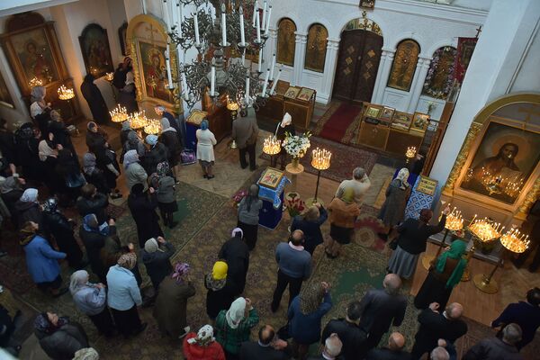 Богослужение в праздник Благовещения в кафедральном соборе в Сухуме - Sputnik Абхазия