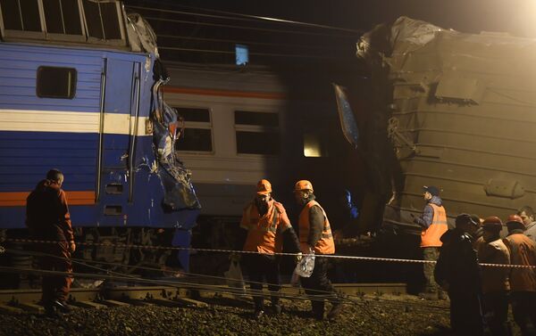 Столкновение пассажирского поезда и электрички на западе Москвы - Sputnik Абхазия