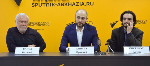Пресс-конференция о премьере спектакля Пять вечеров Пресс-конференция о премьере спектакля Пять вечеров - Sputnik Абхазия