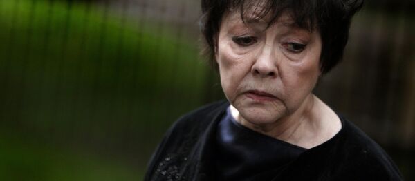 Поэтесса Белла Ахмадулина во время интервью журналистам РИА Новости Поэтесса Белла Ахмадулина во время интервью журналистам РИА Новости - Sputnik Абхазия