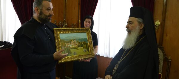 Иерусалимтәи апатриарх Феофил III ҳамҭан ирҭеит Афон ҿыц иҟоу ахацәа рберҭыԥ асахьа Иерусалимтәи апатриарх Феофил III ҳамҭан ирҭеит Афон ҿыц иҟоу ахацәа рберҭыԥ асахьа - Sputnik Аҧсны