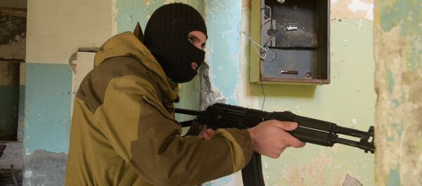 Вуду и его команда: кадры спецоперации в промзоне Бзыбта Вуду и его команда: кадры спецоперации в промзоне Бзыбта - Sputnik Абхазия