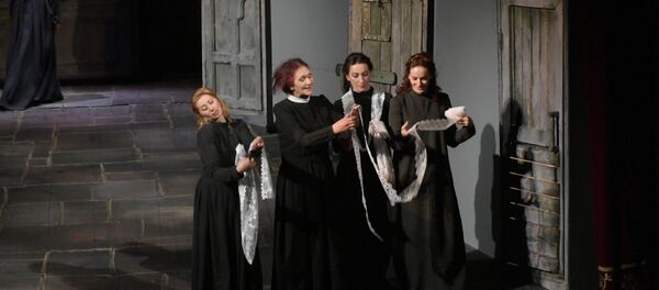 Дом- тюрьма, дом без счастья: зрители Сухума увидели Дом Бернарды Альба - Sputnik Абхазия