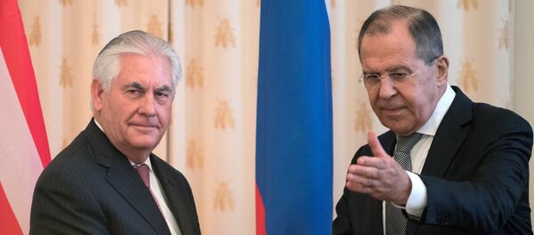 Министр иностранных дел РФ Сергей Лавров и государственный секретарь США Рекс Тиллерсон (слева) во время переговоров в Москве Министр иностранных дел РФ Сергей Лавров и государственный секретарь США Рекс Тиллерсон (слева) во время переговоров в Москве - Sputnik Абхазия