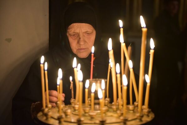 Пасхальная служба в сухумском кафедральном соборе - Sputnik Абхазия