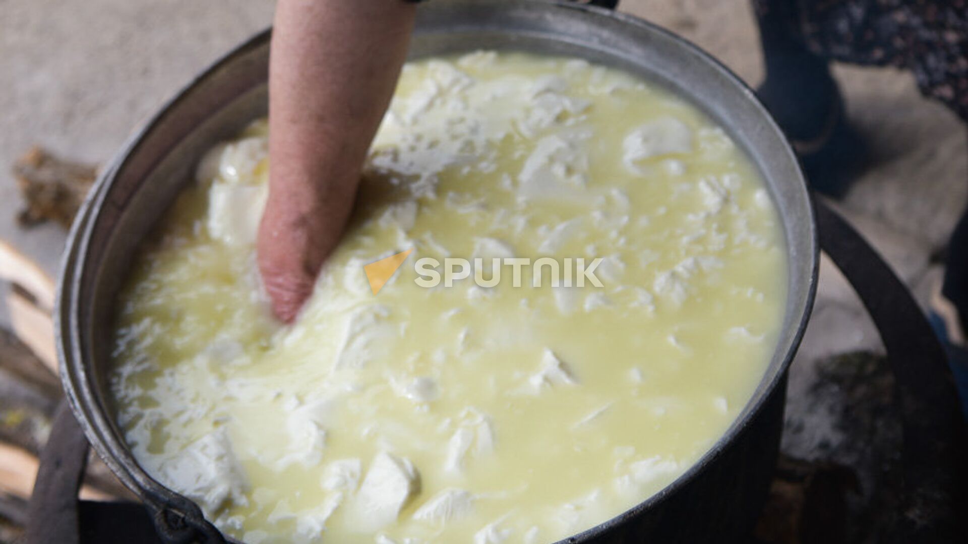 Приготовление первого сыра в селе Дурипш - Sputnik Аҧсны, 1920, 25.06.2023