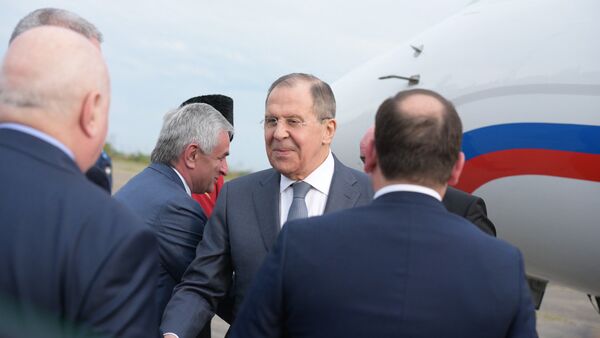 Министр иностранных дел РФ Сергей Лавров во время визита в Абхазию - Sputnik Абхазия