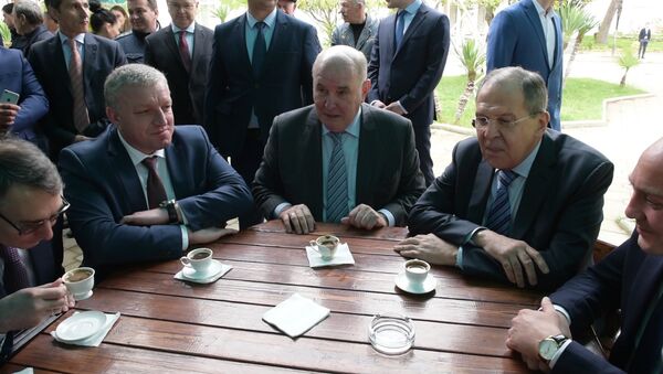 Заявление, кофе и драма: кадры одного дня министра Лаврова в Абхазии - Sputnik Абхазия
