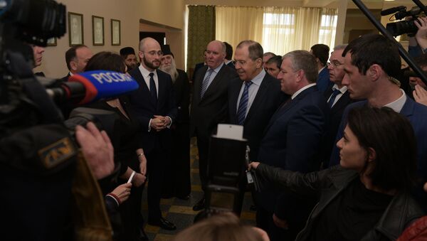 Глава МИД России посетил фотовыставку Sputnik Абхазия в РУСДРАМе - Sputnik Абхазия