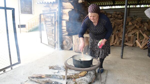 Молоко от Ляськи и Майки: как рождается домашний сыр в Абхазии - Sputnik Абхазия