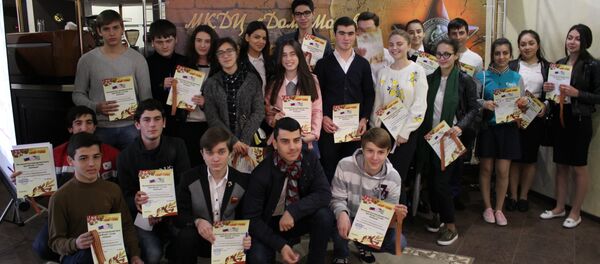 Участники теста по истории Великой Отечественной войны в Доме Москвы Участники теста по истории Великой Отечественной войны в Доме Москвы - Sputnik Абхазия