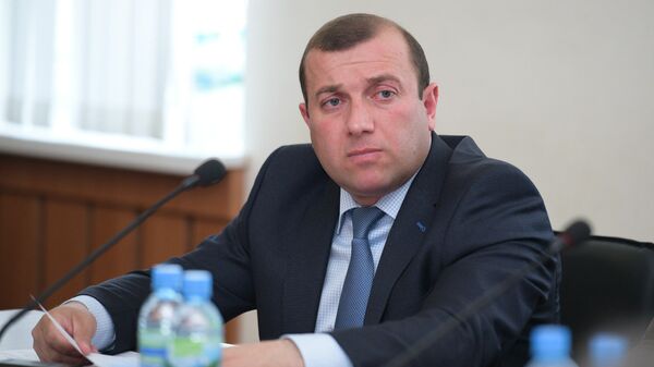 Депутат Каха Пертая на второй сессии парламента Абхазии шестого созыва - Sputnik Аҧсны
