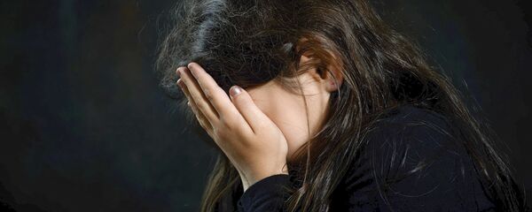 Плачущая девочка Плачущая девочка - Sputnik Абхазия