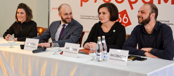 Пресс-конференция в Русдраме Пресс-конференция в Русдраме - Sputnik Абхазия