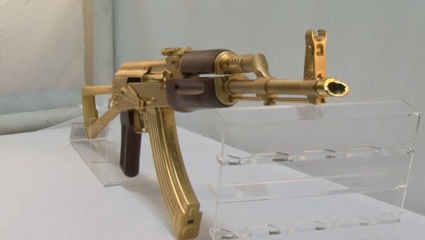 В одном из оружейных магазинов Техаса показали золотой автомат Калашникова - Sputnik Абхазия