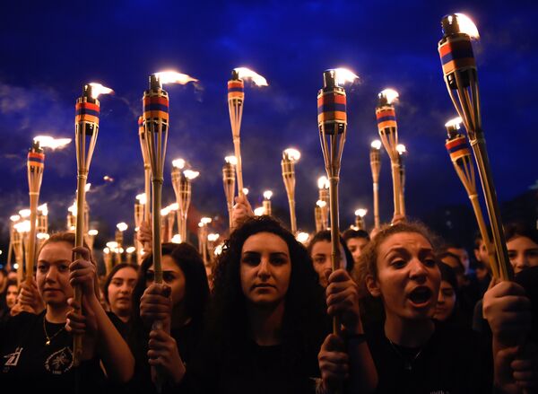 Факельное шествие в Ереване в память о геноциде армян - Sputnik Абхазия