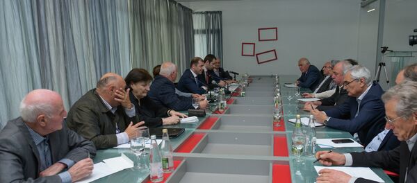 Круглый стол на тему меры по поддержке малого и среднего бизнеса Круглый стол на тему меры по поддержке малого и среднего бизнеса - Sputnik Абхазия