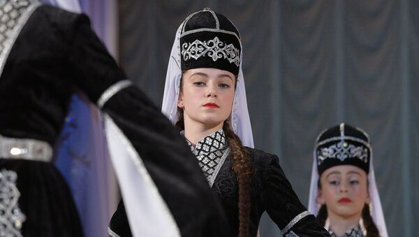 Концерт гагрского детского хореографического ансамбля Афыртын - Sputnik Абхазия