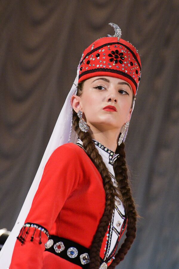 Концерт гагрского детского хореографического ансамбля Афыртын - Sputnik Абхазия