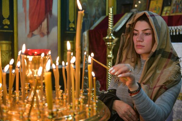 Праздничная служба в День памяти Святого Георгия Победоносца в Илорском храме - Sputnik Абхазия