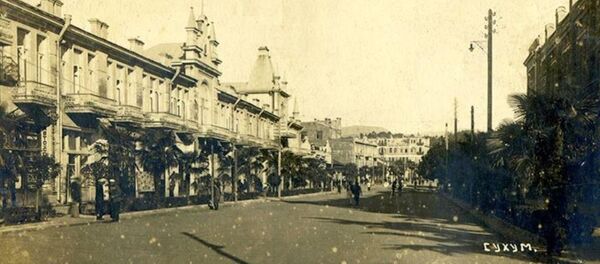 Сухум, улица Октябрьской революции - Sputnik Абхазия