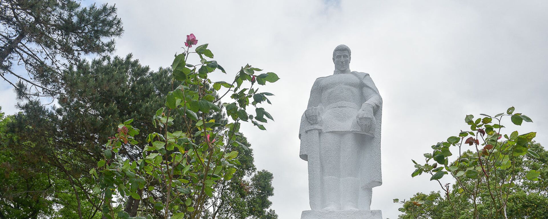 Памятник неизвестному солдату в Сухуме - Sputnik Аҧсны, 1920, 21.04.2021