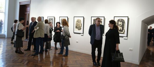 Фотовыставка в честь 100-летия со дня рождения Народного поэта Абхазии Баграта Шинкуба - Sputnik Абхазия