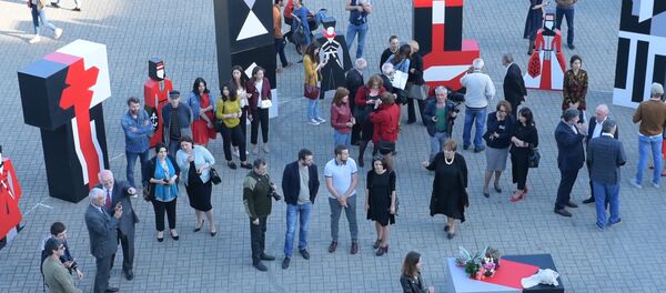 Храм поэзии: Горцы и невербальный алфавит удивили зрителей в Сухуме Храм поэзии: Горцы и невербальный алфавит удивили зрителей в Сухуме - Sputnik Абхазия