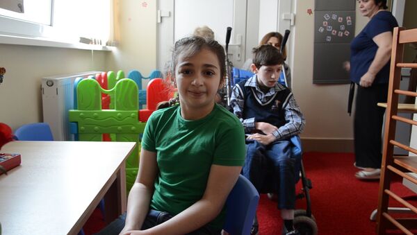 Приняли, как родных: мама Камилы Бения рассказал о лечении в Ереване - Sputnik Абхазия