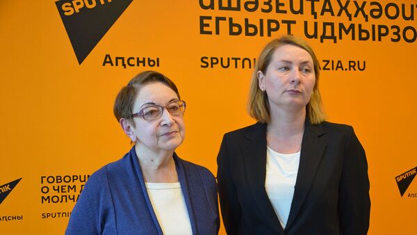 Нателла Акаба и Алена Кувичко - Sputnik Абхазия