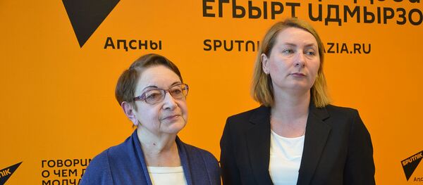 Нателла Акаба и Алена Кувичко Нателла Акаба и Алена Кувичко - Sputnik Абхазия