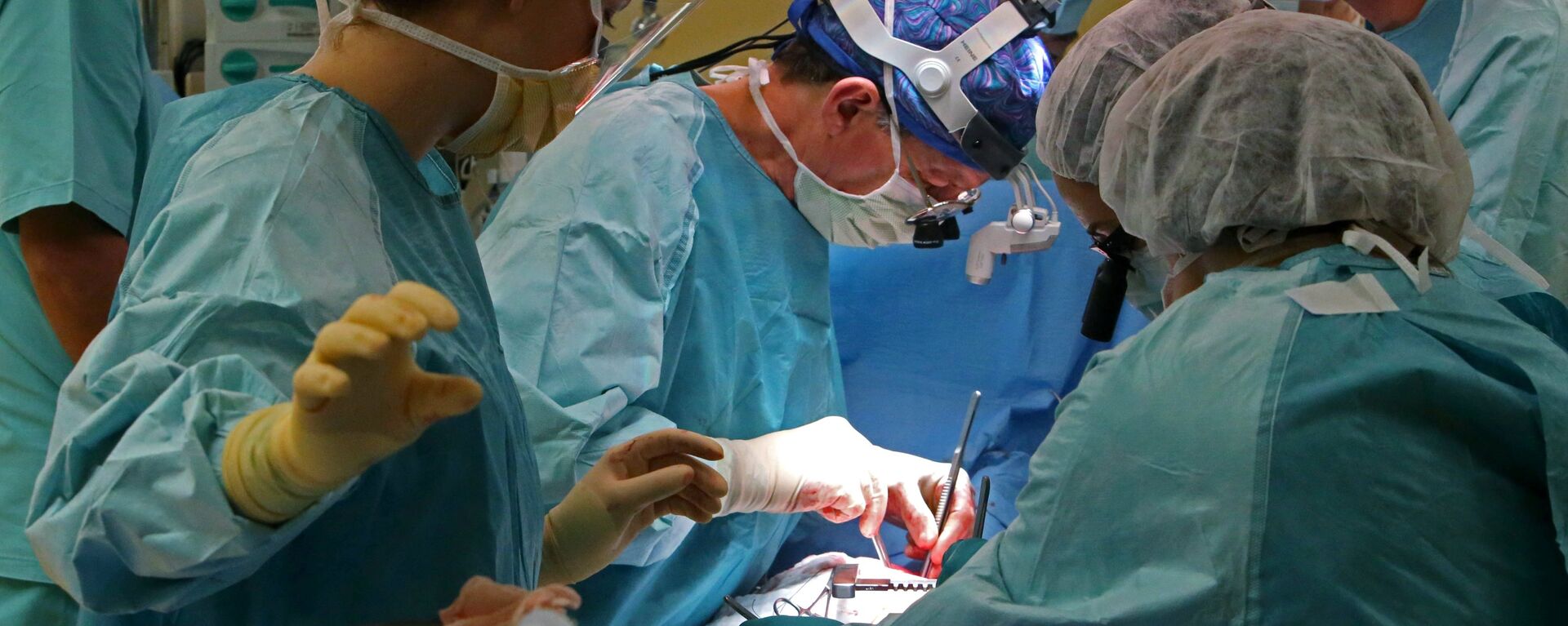 Операция на открытом сердце в Калининградском Центре сердечно-сосудистой хирургии - Sputnik Абхазия, 1920, 04.12.2021