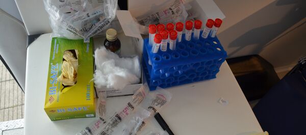 На сухумской набережной прошла акция Республиканского кожвендиспансера и Центра СПИД На сухумской набережной прошла акция Республиканского кожвендиспансера и Центра СПИД - Sputnik Абхазия