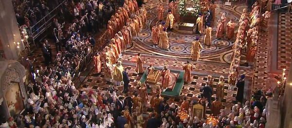 Мощи Николая Чудотворца доставили в храм Христа Спасителя в Москве - Sputnik Абхазия