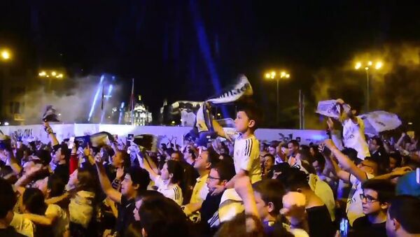 Тысячи фанатов мадридского Реала праздновали победу команды - Sputnik Абхазия