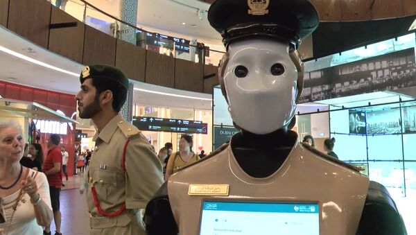 Робот-полицейский в Дубае - Sputnik Абхазия