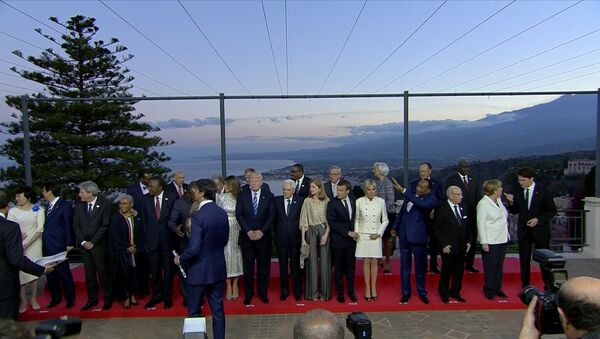 Групповое фото на G7 - Sputnik Абхазия