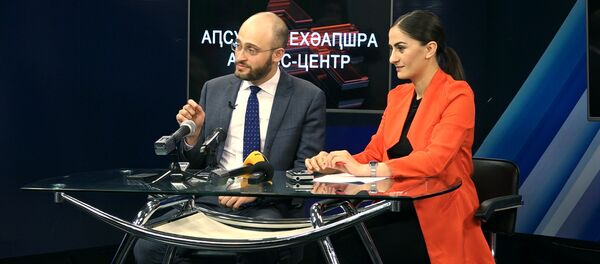 Ираклий Хинтба рассказал о проделанной работе и планах театра Ираклий Хинтба рассказал о проделанной работе и планах театра - Sputnik Абхазия