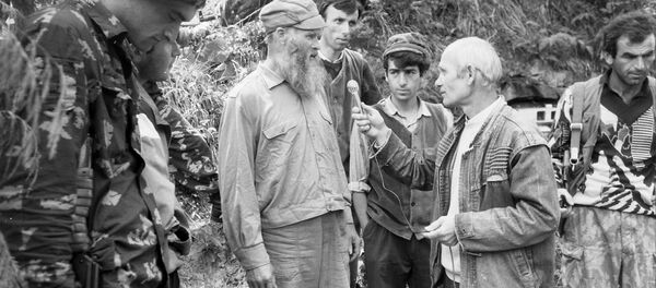 Журналист Анатолий Шония во время работы Журналист Анатолий Шония во время работы - Sputnik Абхазия