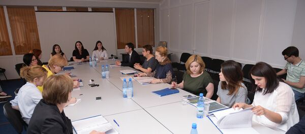 Круглый стол по теме запрета абортов Круглый стол по теме запрета абортов - Sputnik Абхазия