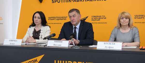 Пресс-конференция Госкомимущества Пресс-конференция Госкомимущества - Sputnik Абхазия