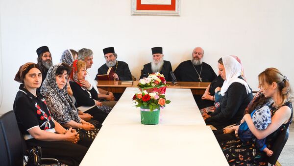 Встреча православных женщин в сухумском кафедральном соборе - Sputnik Абхазия