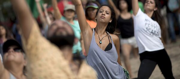 Участники акции, организованной Гринписом и художником Джоном Квигли по защите Амазонского кораллового рифа в Рио-де-Жанейро, Бразилия Участники акции, организованной Гринписом и художником Джоном Квигли по защите Амазонского кораллового рифа в Рио-де-Жанейро, Бразилия - Sputnik Абхазия