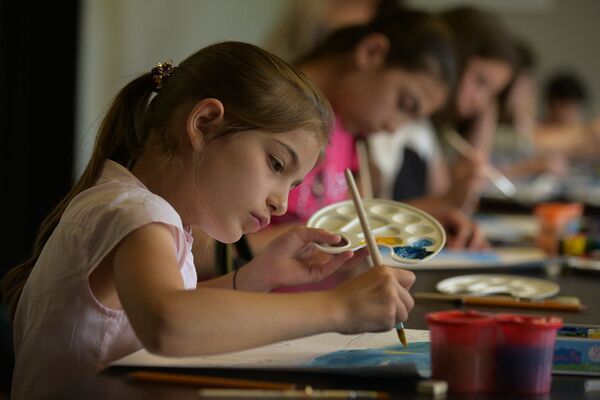 Конкурс детских рисунков Детство Чика по произведениям Фазиля Искандера - Sputnik Абхазия