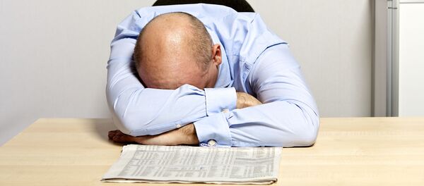 Чиновник спит в кабинете Чиновник спит в кабинете - Sputnik Абхазия