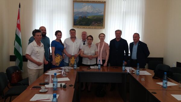 Рабочая встреча представителей Общественных палат Абхазии и Свердловской области состоялась в Абхазии во вторник 27 июня - Sputnik Абхазия