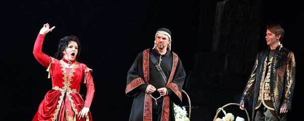 Алиса Гыцԥҳа дызлоу Трубадур ықәдыргылеит Геликон-опера асценаҿ Алиса Гыцԥҳа дызлоу Трубадур ықәдыргылеит Геликон-опера асценаҿ - Sputnik Аҧсны