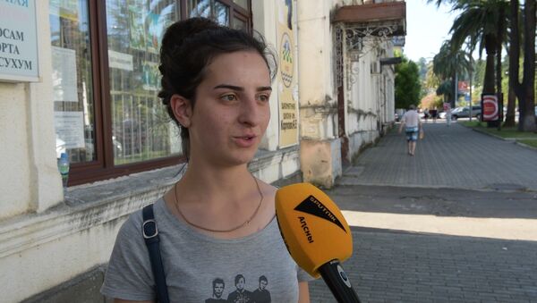 Кондиционер, море и вода: как гости и жители Абхазии спасаются от жары - Sputnik Абхазия