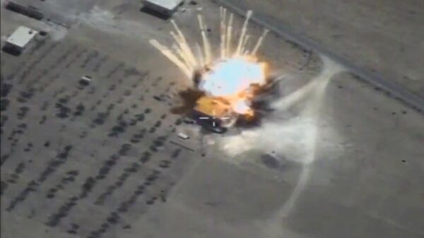 Крылатые ракеты ВКС уничтожили склады ИГ* в Сирии - Sputnik Абхазия