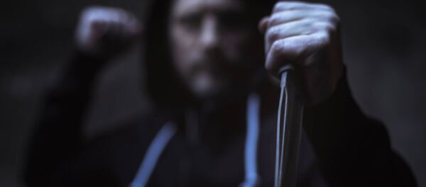 Мужчина с ножом Мужчина с ножом - Sputnik Абхазия